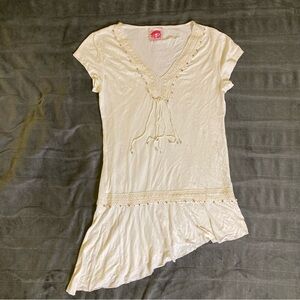 Lipsy | Asymmetrical white tee | Size M | Like-New
